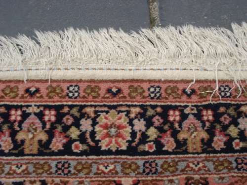 HAND WOVEN PERSIAN CARPET