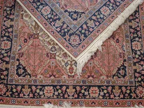 HAND WOVEN PERSIAN CARPET
