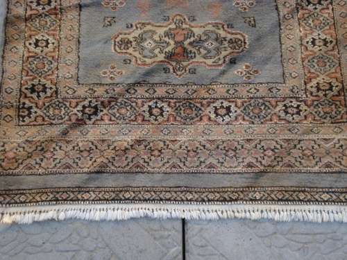 HAND WOVEN PERSIAN CARPET