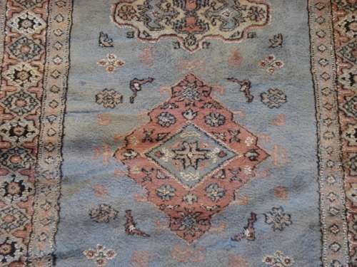 HAND WOVEN PERSIAN CARPET
