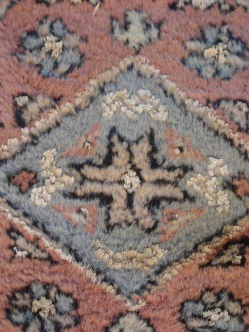 HAND WOVEN PERSIAN CARPET