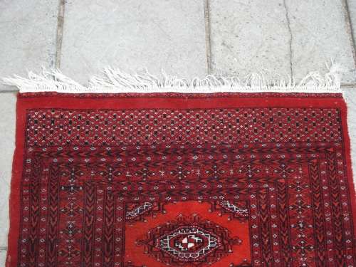 HAND WOVEN PERSIAN RUG