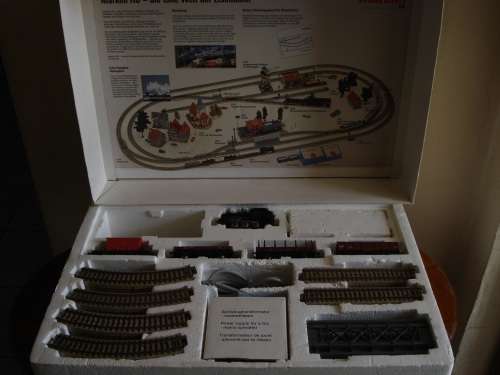 MARKLIN HO SCALE TRAIN SET IN BOX --- 2905
