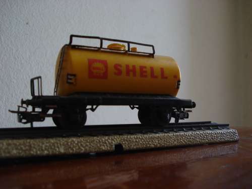 MARKLIN HO SCALE SHELL TANK WAGON