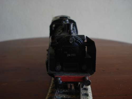 MARKLIN HO SCALE DB 24058 STEAM LOCOMOTIVE --- A