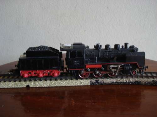 MARKLIN HO SCALE DB 24058 STEAM LOCOMOTIVE --- A