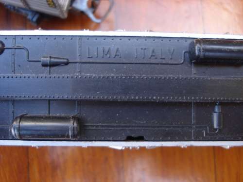 2 X LIMA HO SCALE SAR OZ BOX CARS