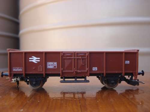 LIMA OPEN TOP RAIL WAGON