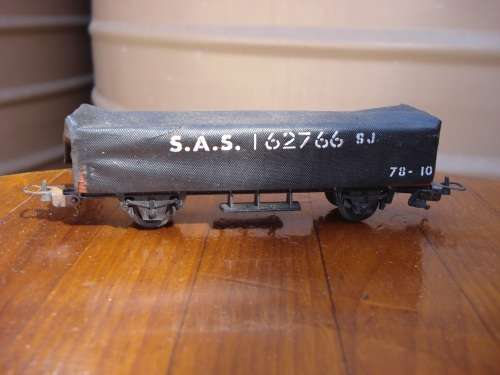LIMA HO SCALE - SAR TARPAULIN GOODS WAGON