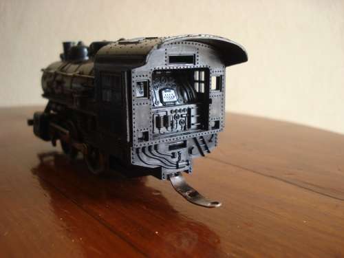 LIMA HO SCALE LOCOMOTIVE AND TENDER