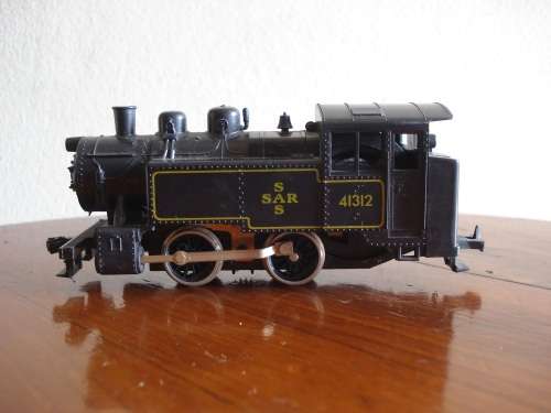LIMA HO SCALE SAR LOCOMOTIVE 41312