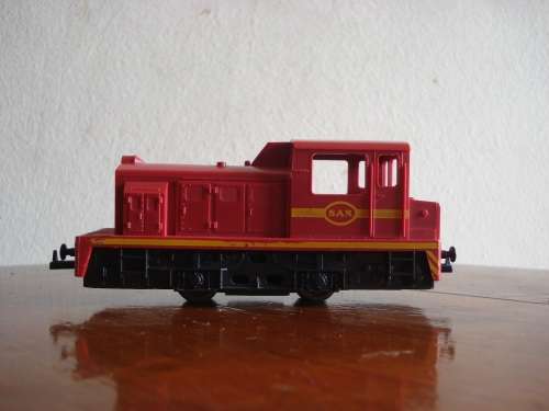 lima HO SCALE SAR DIESEL SHUNTER MISSING A GEAR