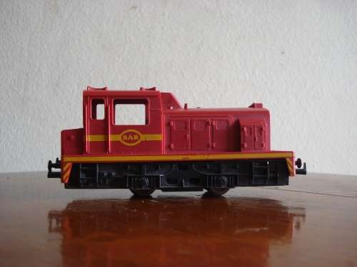 lima HO SCALE SAR DIESEL SHUNTER MISSING A GEAR