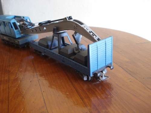 LIMA HO SCALE SNCF BREAKDOWN CRANE WITH FLAT CAR