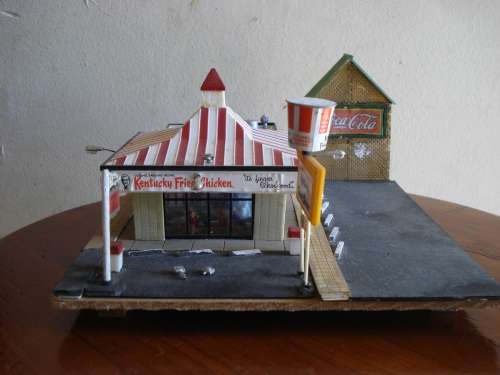 HO SCALE KFC DIORAMA