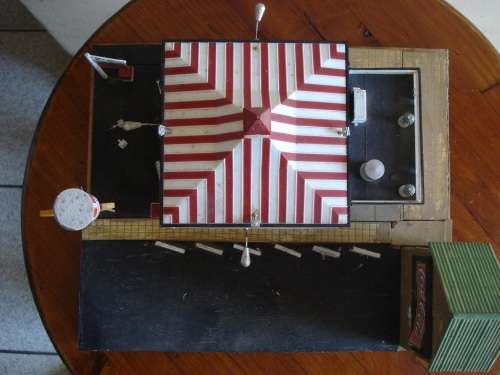 HO SCALE KFC DIORAMA