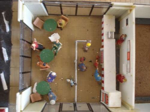 HO SCALE KFC DIORAMA