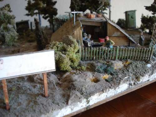 HO SCALE COUNTRY SCENE DIORAMA