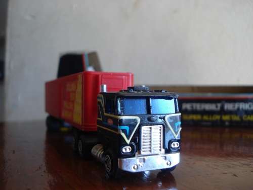 SHINSEI 4165 HO HAULERS PETERBILT REFREGERATED VAN