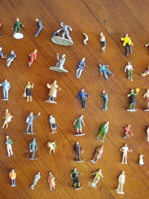 HO SCALE VARIOUS PEOPLE