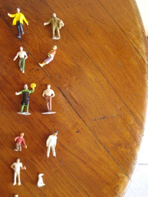 HO SCALE VARIOUS PEOPLE
