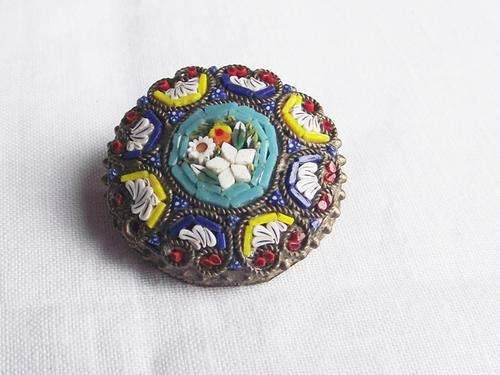 LOVELY HIGHLY DETAILED MICRO-MOSIAC BROOCH