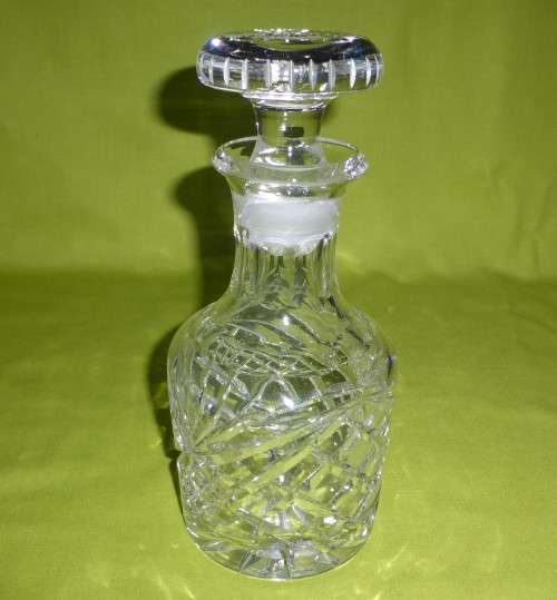 STUNNING!!! HEAVY 1,7kg's!!! Rose Cut Crystal Spirit Decanter in EXCELLENT CONDITION! 26,5cm High