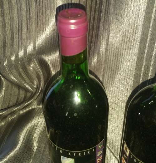 1995 RUGBY WORLD CUP!!! One Bid for 3x Bottles of Pinotage