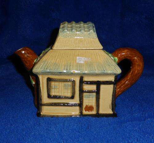Vintage Cottage Teapot - POSTAGE R40