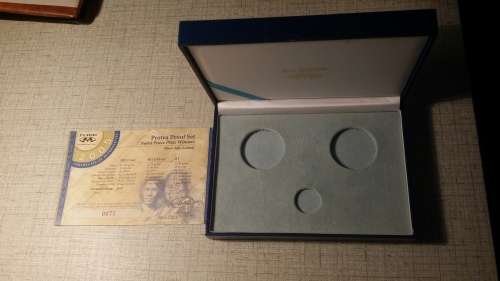 !!!!! EMPTY BLUE BOX COIN SET WITH CERTIFICATE!!!!