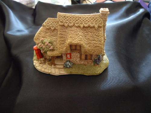 Lilliput Lane Penny's Post 1995