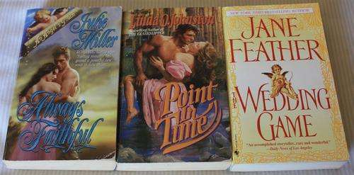 3 Thick Romance Papebacks : R12.00