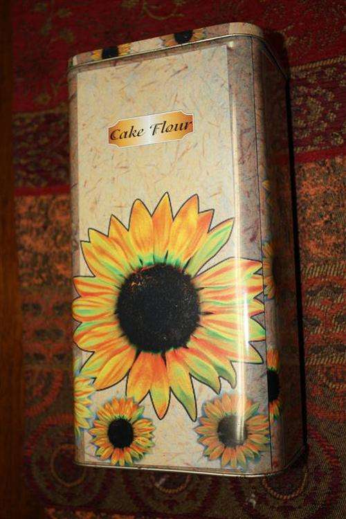 CAKE FLOUR TIN