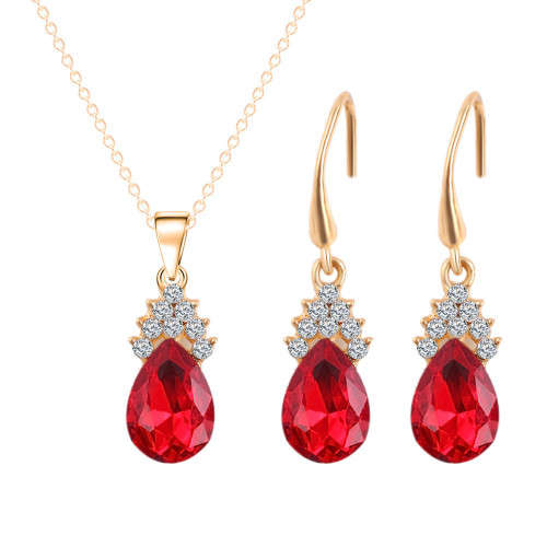 Necklace and earrings ruby teardrop with diamante