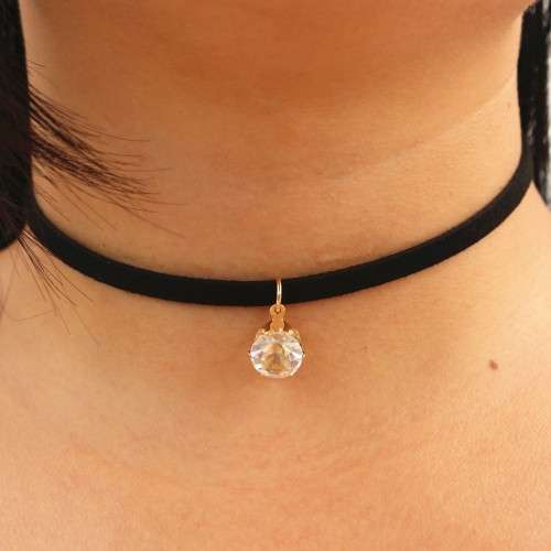velvet choker with single diamante