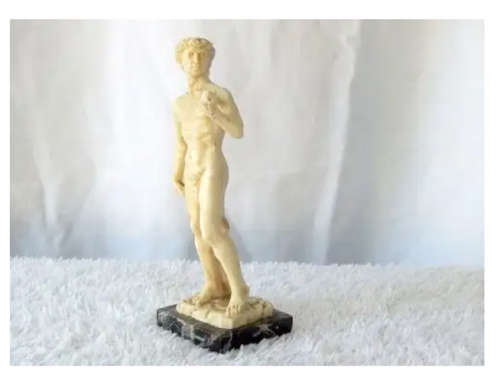 THE SMALLEST RESIN DAVID STATUE BY A.SANTINI OF ITALY ON A MARBLE LOOK BASE