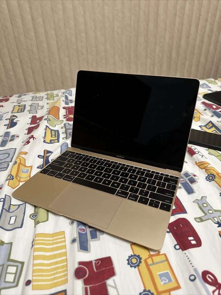 Gold Macbook Retina M Core