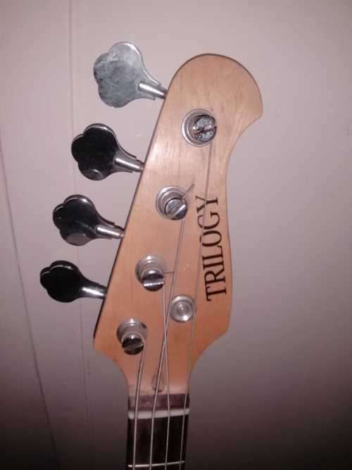 Trilogy Bass Guitar (not working)