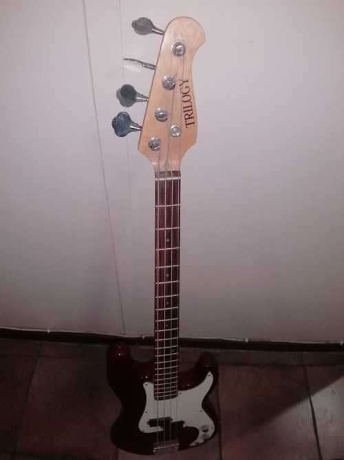 Trilogy Bass Guitar (not working)