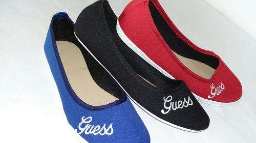 Guess Pumps
