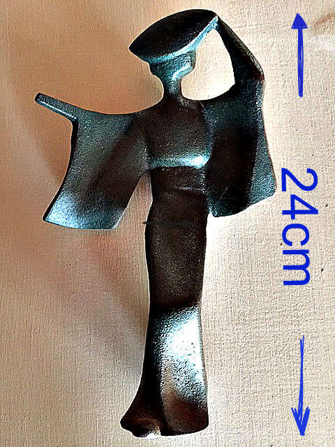 CAST IRON STATUE OF A JAPANESE GEISHA 24CM