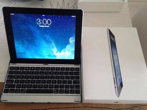 Apple iPad 3 32GB Wifi & 4G Pristine Condition In The Box With Bluetooth Keyboard & Capdase Cover!