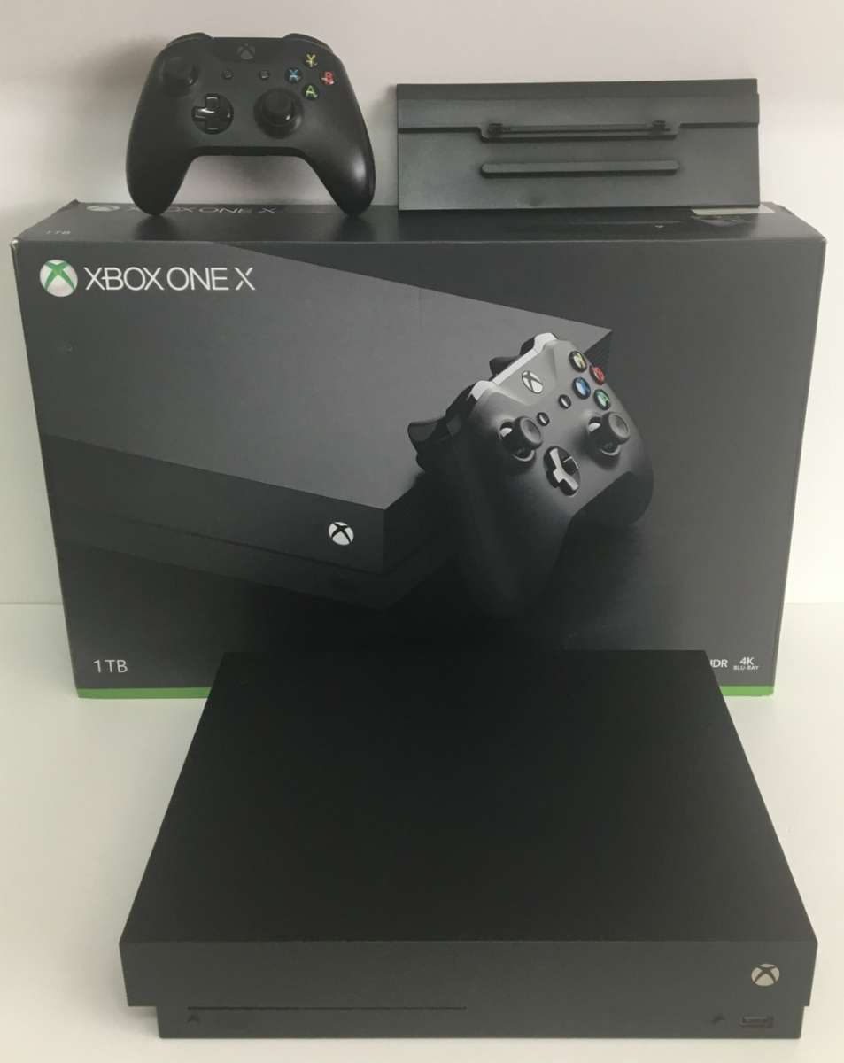 Xbox One X 1TB Boxed Plus One Controller, 5 Games And Console Stand Great Condition!