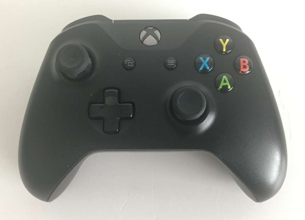 Xbox One X 1TB Boxed Plus One Controller, 5 Games And Console Stand Great Condition!