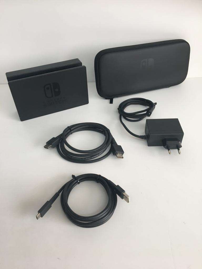 Nintendo Switch V1 Model HAC-001 Grey With Accessories Great Condition!