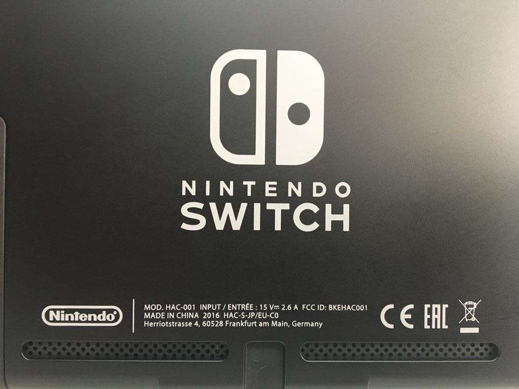 Nintendo Switch V1 Model HAC-001 Grey With Accessories Great Condition!