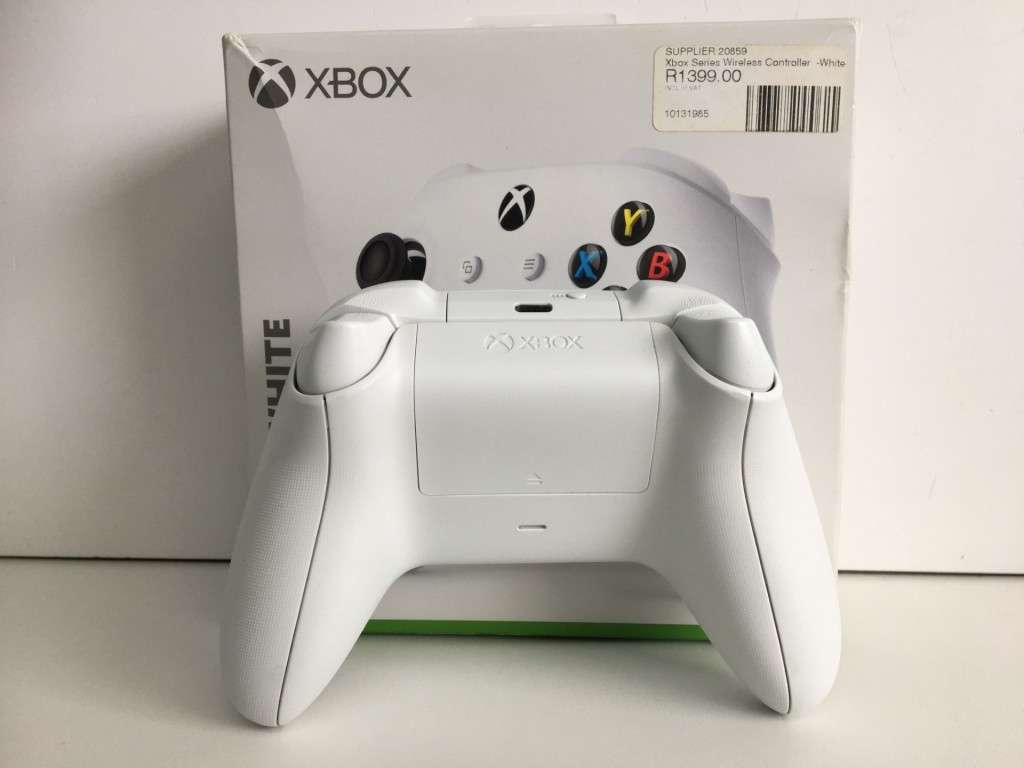 Xbox Series Wireless Controller White ( Model 1914 ) Like New!