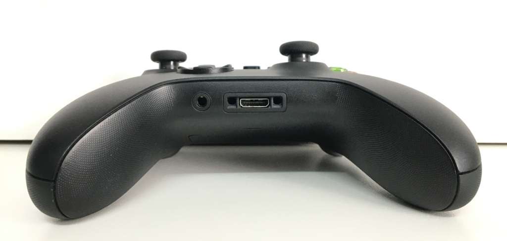 Xbox Series X 1TB SSD Console - Includes Xbox Series Wireless Controller Great Condition!