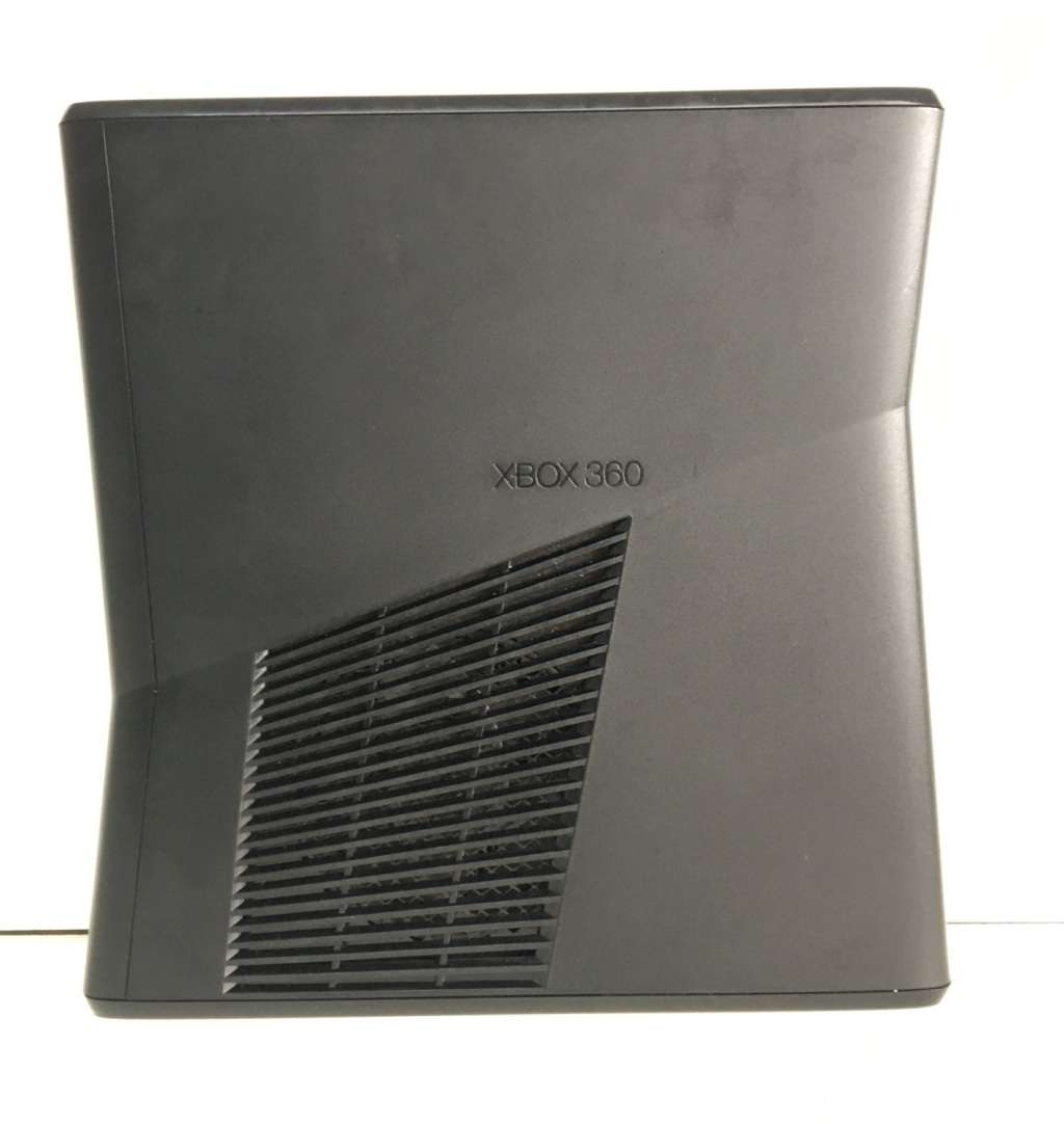 Xbox 360 Slim 250GB Boxed With Controller, PSU And 5 Game Titles Great Condition!