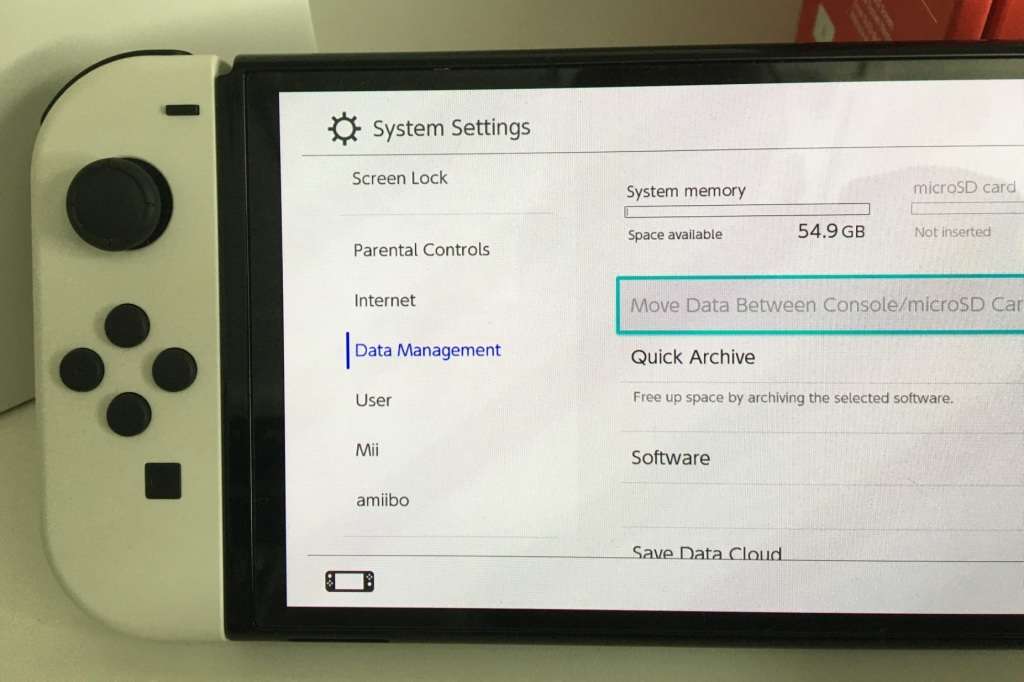 Nintendo Switch OLED Model White 64GB With White Joy-Con Controllers And 2 Titles Great Condition!